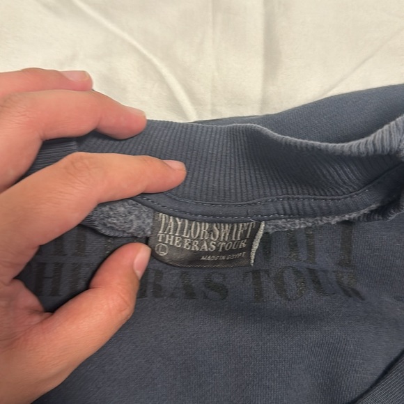 TAYLOR SWIFT BLUE THE ERAS TOUR SWEATER - Picture 3 of 3